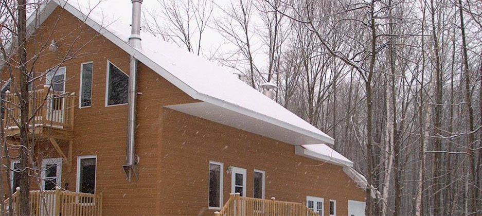 Extérieur de la cabane à sucre.