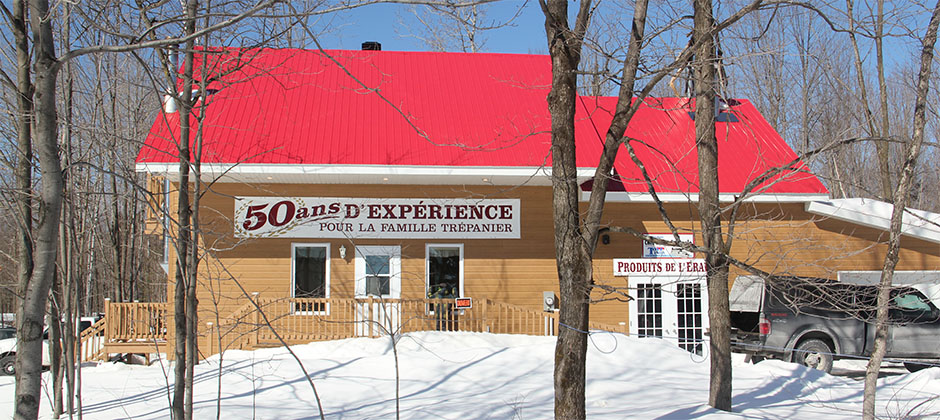 Extérieur de la cabane à sucre.